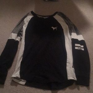 PINK Long-sleeve lightweight crewneck